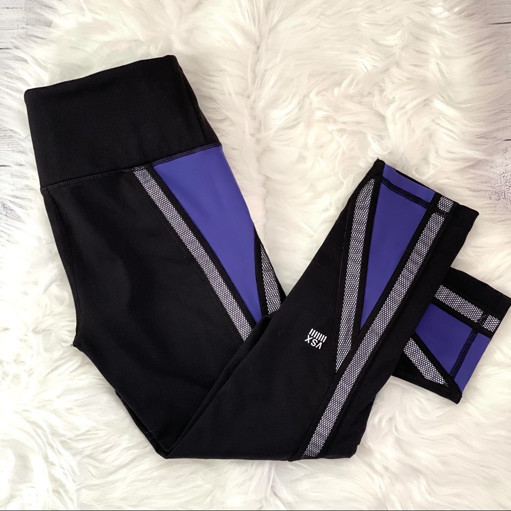 Victoria’s Secret Sport Knockout Capri Leggings Size XS - Picture 2 of 16